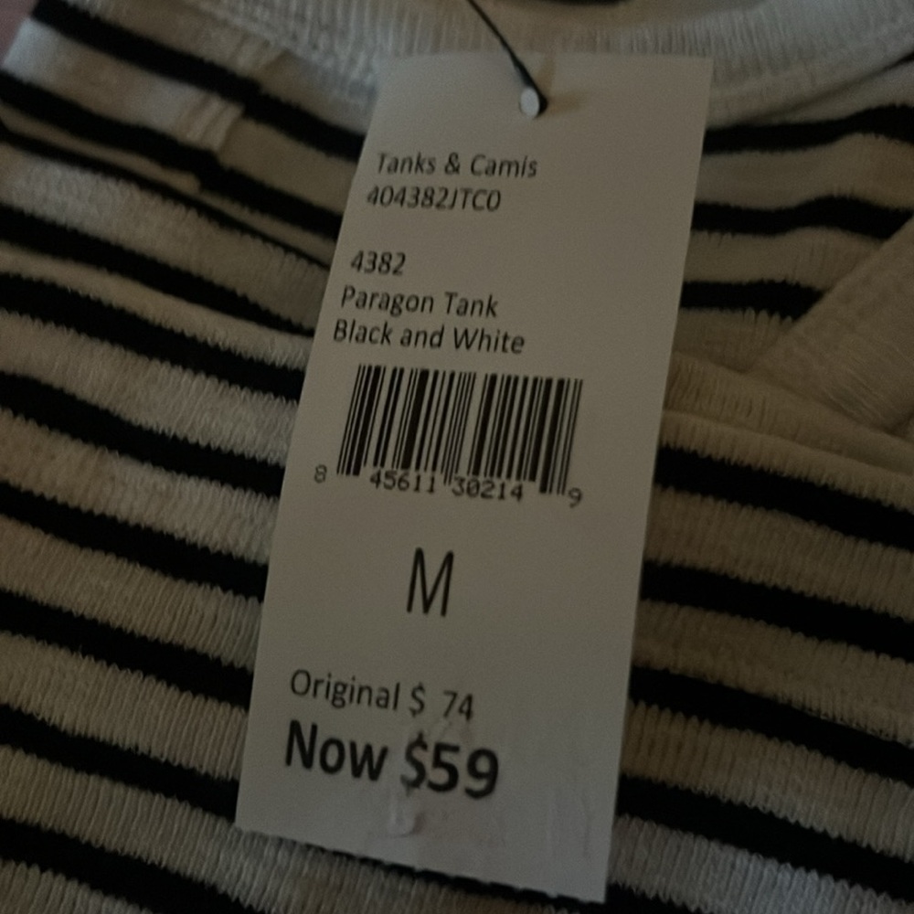 Sold. | Cabi 4382 Women’s Paragon Tank - Picture 11 of 11